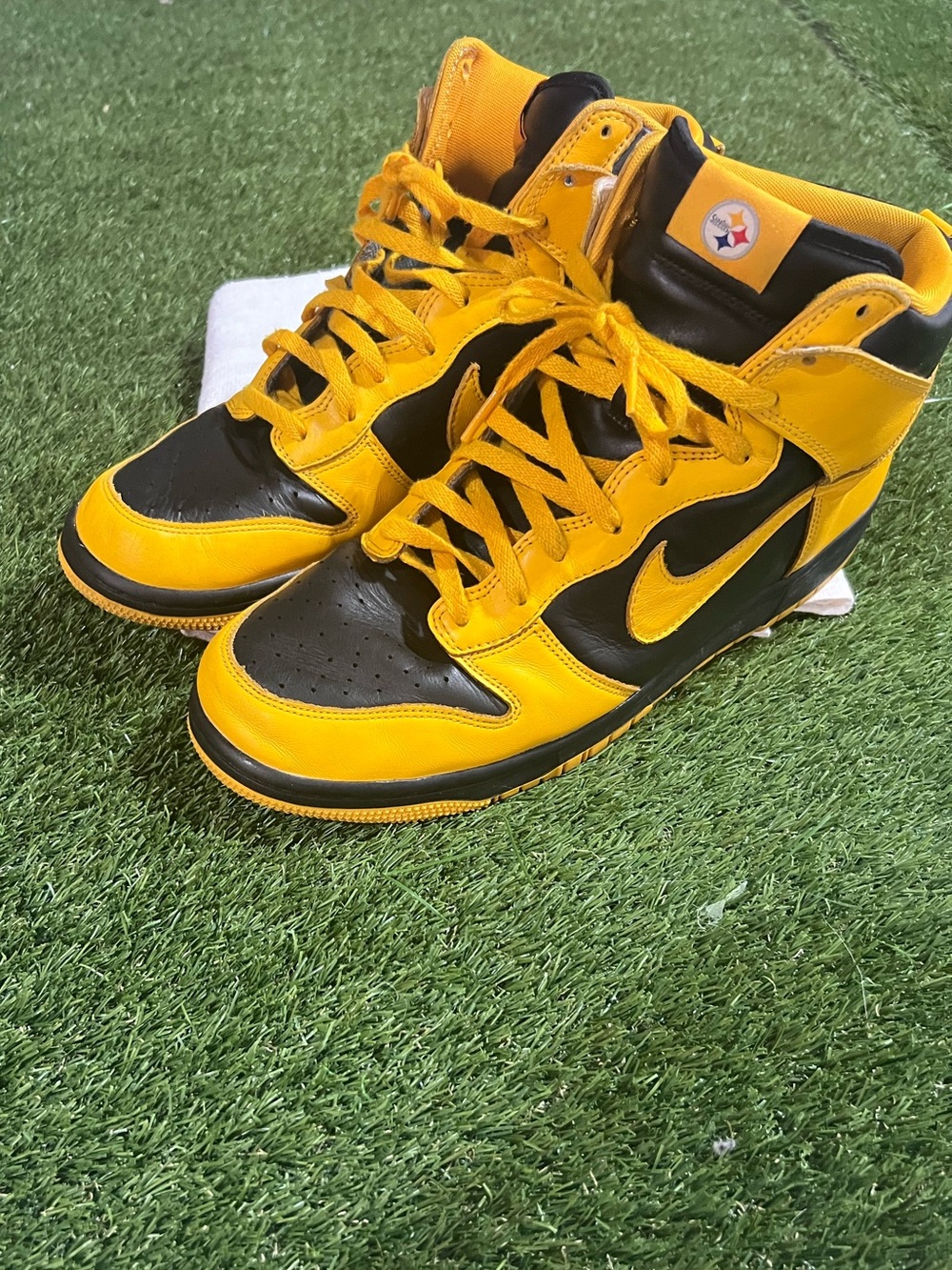 Nike SB dunk high top Pittsburgh Steelers